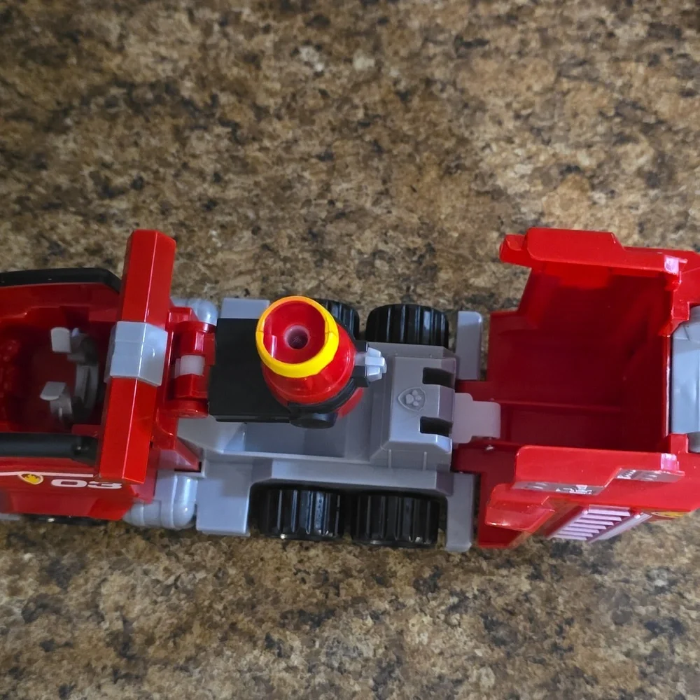 Paw Patrol Marshalls Red and Gray Fire‎ Truck with Movable Ladder
